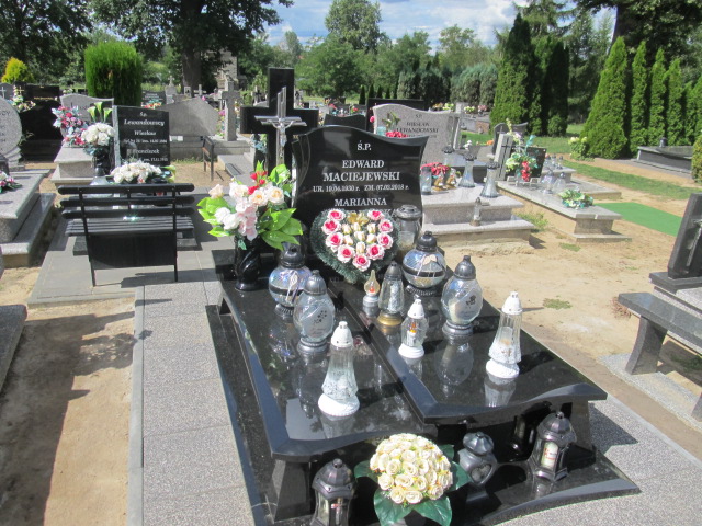 Grób Marianna Maciejewska